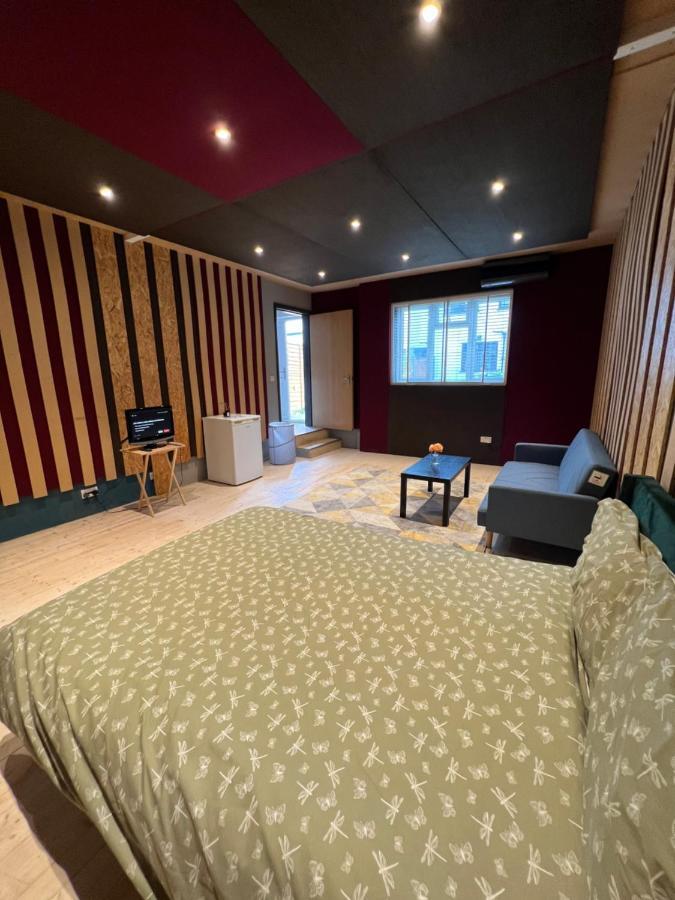 Newly Built Large Garden Ensuite Guest Studio Borehamwood Eksteriør billede